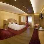 Neue Post Hotell 4*