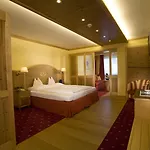 Hotell Neue Post 4*