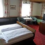 Neue Post Hotel