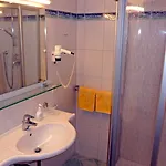 Neue Post Hotel 4*