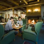 Hotel Neue Post 4*