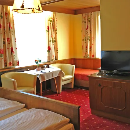 Neue Post Hotel 4*