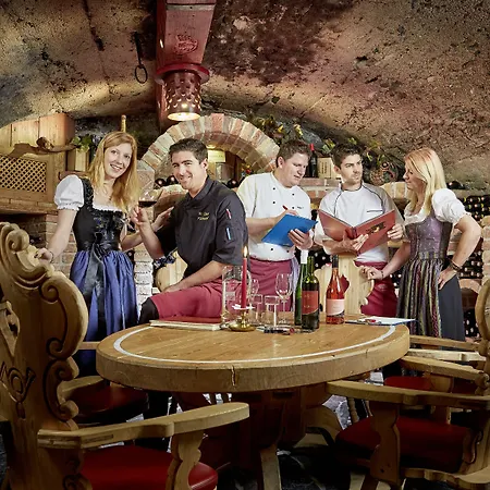 מלון Neue Post מאיירהופן