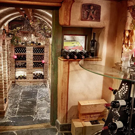 Neue Post 4* מאיירהופן