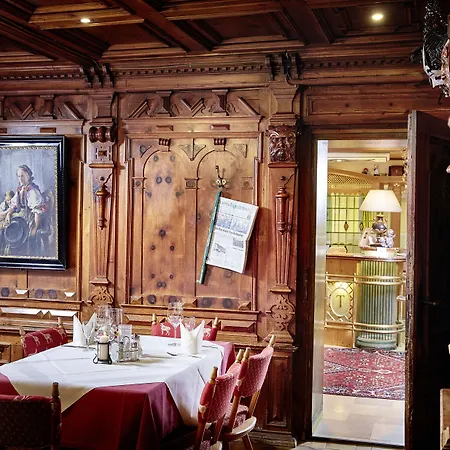 Hotel Neue Post 4*
