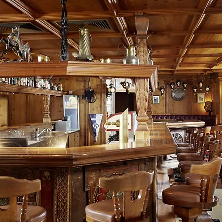 Neue Post 4* מאיירהופן