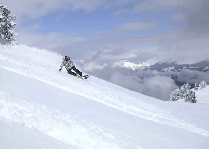 Neue Post מלון 4*