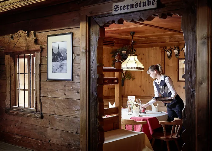 Neue Post מלון 4*