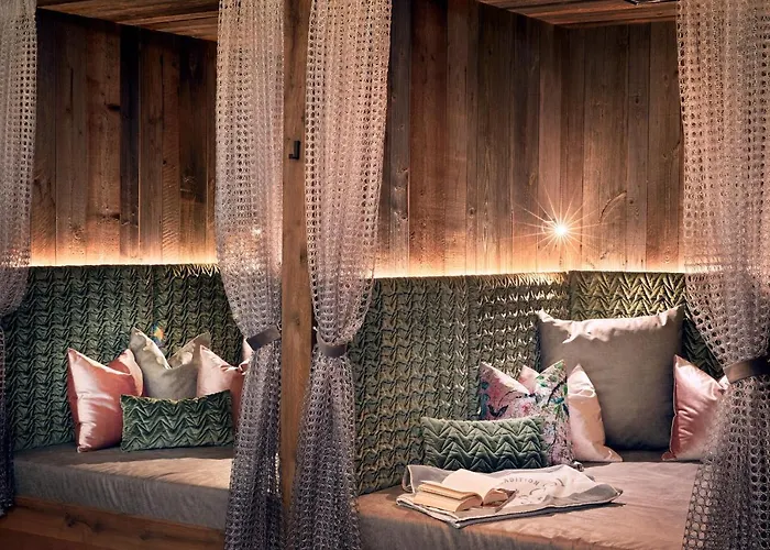 Neue Post 4* מאיירהופן