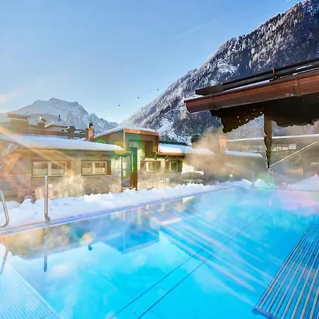 Neue Post Hotel 4*