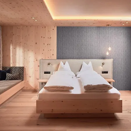 Neue Post Hotel